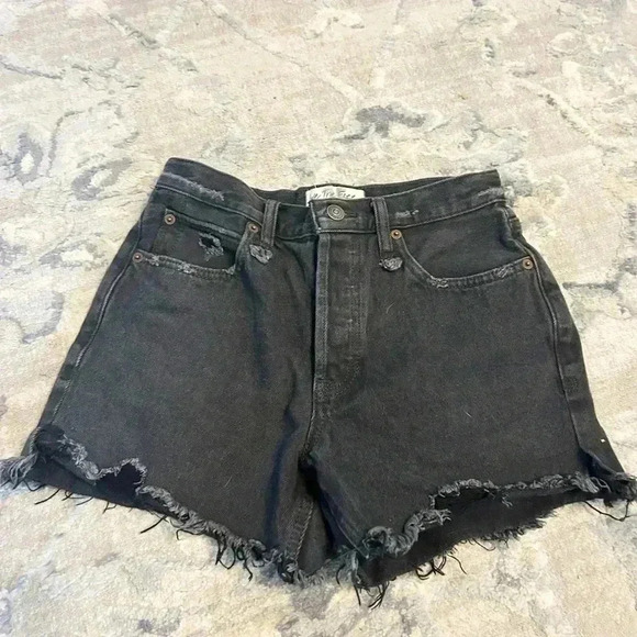 Free People gray distressed shorts 25 - Picture 1 of 4